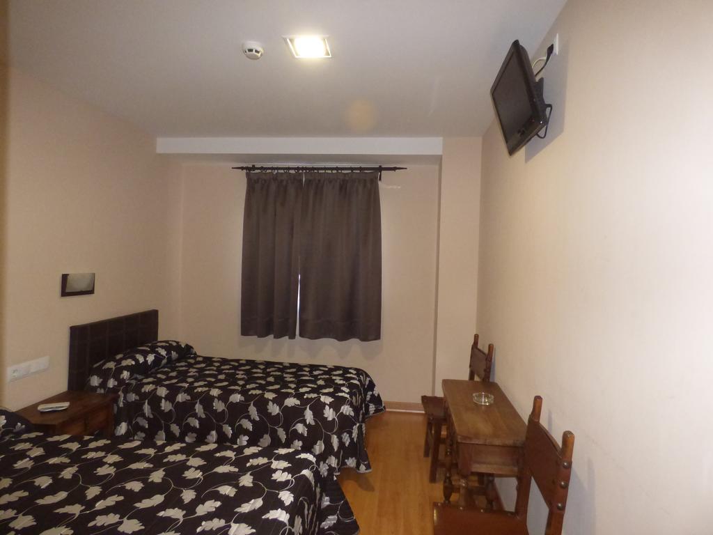 Hostal La Perdiz Sonseca 외부 사진